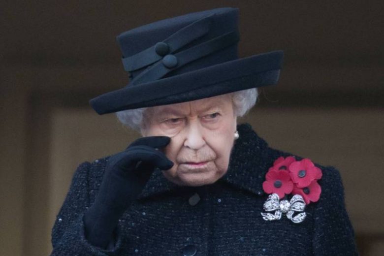 <br />
Она должна была оставаться сильной: королева Великобритании простилась с любимым супругом                