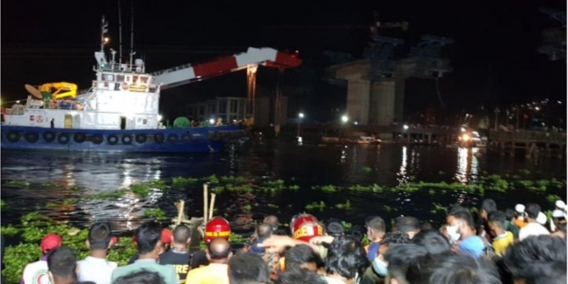 <br />
В Бангладеш затонул паром с 50 пассажирами на борту — много погибших: фото и видео                