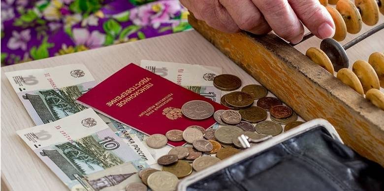 <br />
В Госдуму внесли закон о прибавке к пенсии работающим пенсионерам                