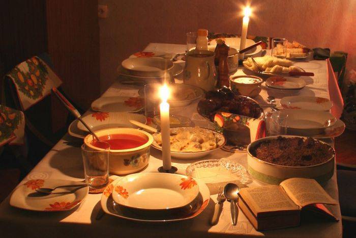 <br />
Вкусный праздничный стол: что можно есть постящимся в Благовещение 7 апреля                