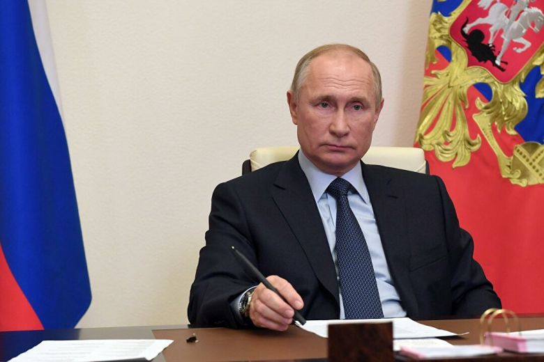 <br />
Владимир Путин анонсировал новую систему выплат неполным семьям в 2021 году                