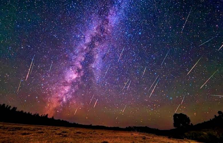 <br />
Звездопады Лириды и Эта-Аквариды можно наблюдать на ночном апрельском небе                