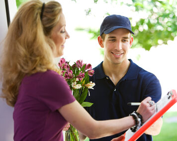 Причины популярности услуги доставки цветов