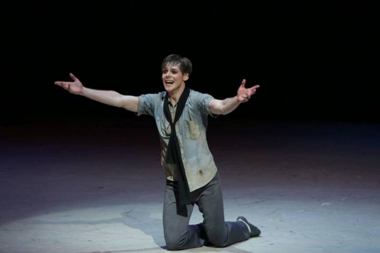 <br />
Артист балета Давид Залеев находится в коме после падения с электросамоката                