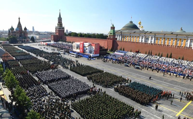 <br />
Генеральную репетицию военного парада в Москве 7 мая будут транслировать по ТВ                