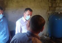 Глава челябинского Минстроя пообщался с жителями деревни Сарафаново