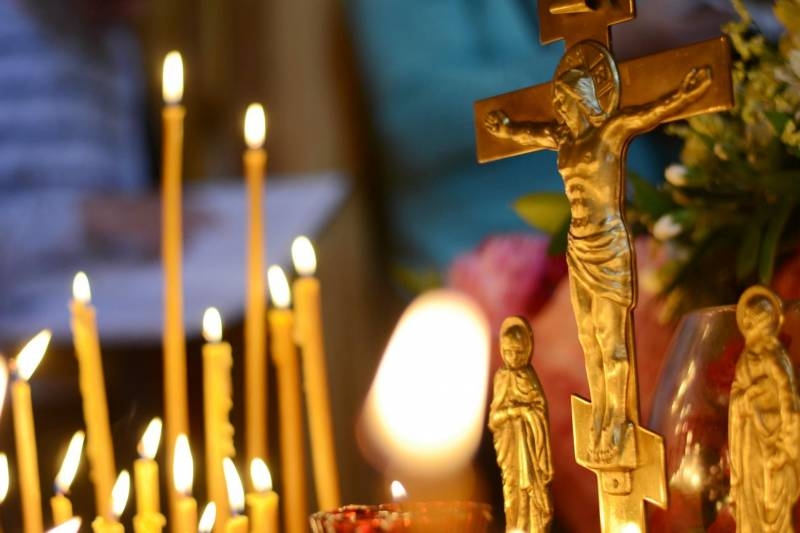 <br />
Кого поминают православные верущие в родительскую субботу перед Троицей в 2021 году                