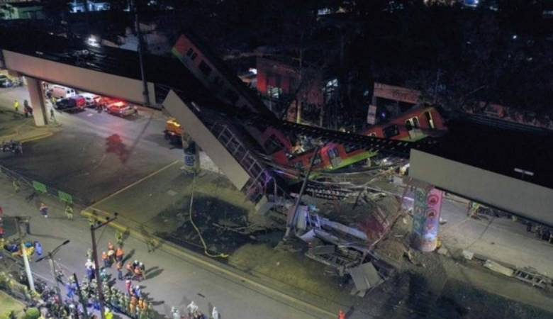 <br />
Момент обрушения эстакады с метро в Мексике попал на видео                