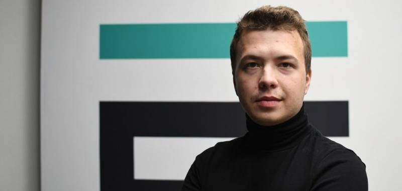 <br />
Оппозиционер, блогер и основатель NEXTA Роман Протасевич задержан в аэропорту Минска                