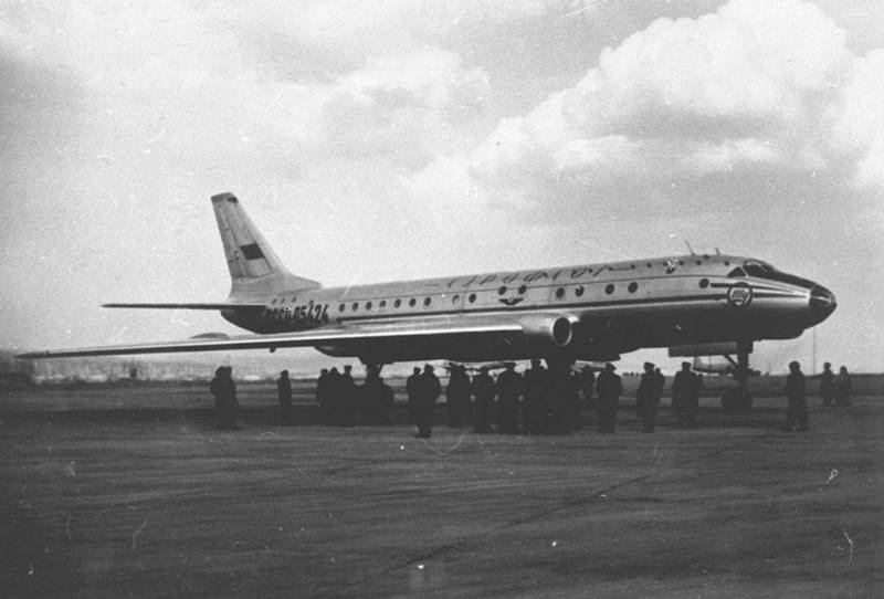 <br />
Почему советские летчики называли Ту-104 “бешеной птицей” и боялись летать на таких машинах                