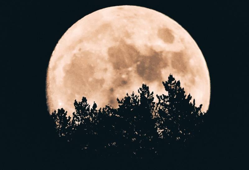 <br />
Последние суперлуние и «багровое» лунное затмение 26 мая 2021 года: самый опасный день весны                