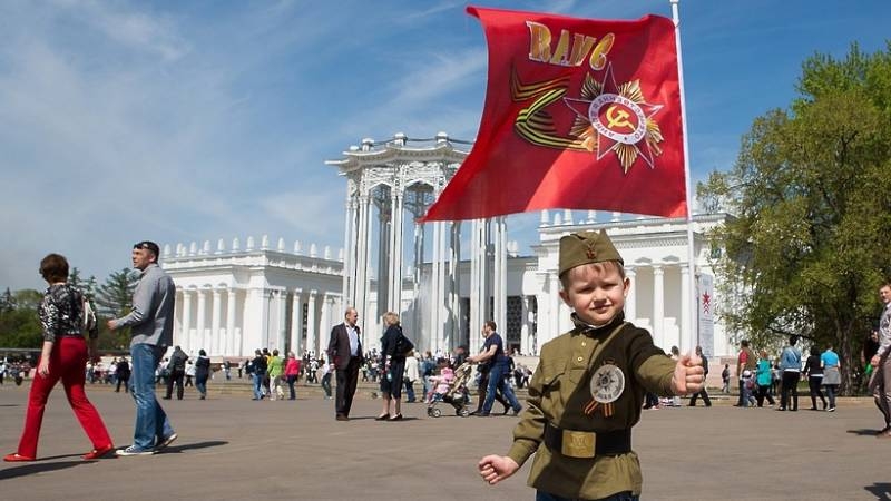 <br />
Программа праздничных мероприятий на День Победы 9 мая 2021 года в Москве                