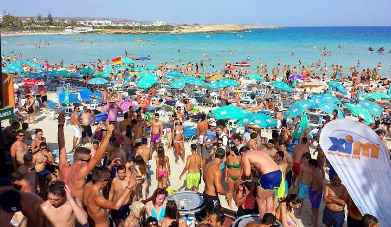 <br />
Стоит ли сейчас ехать в объявивший о снятии локдауна Кипр для отдыха и туризма                