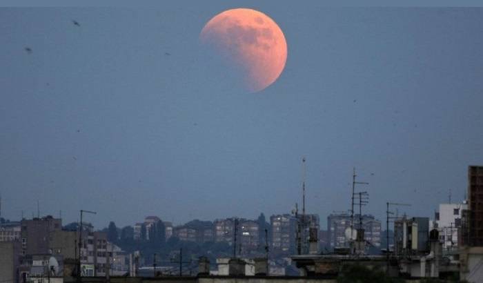 В мае 2021 года произойдёт полное лунное затмение, которое называют «бешеным» или «кровавым»