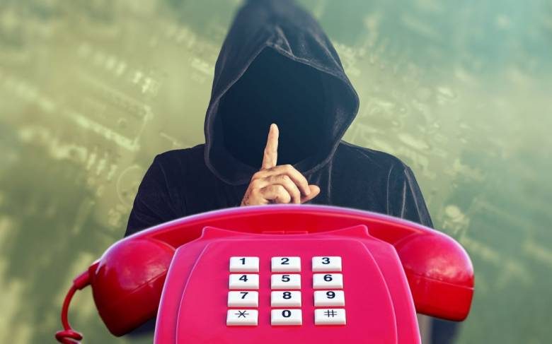 <br />
Все в мелочах: экс-сотрудник МВД назвал фразы, определяющие телефонных мошенников                