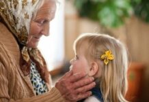 Бабушка : самый душевный и добрый человек в семье