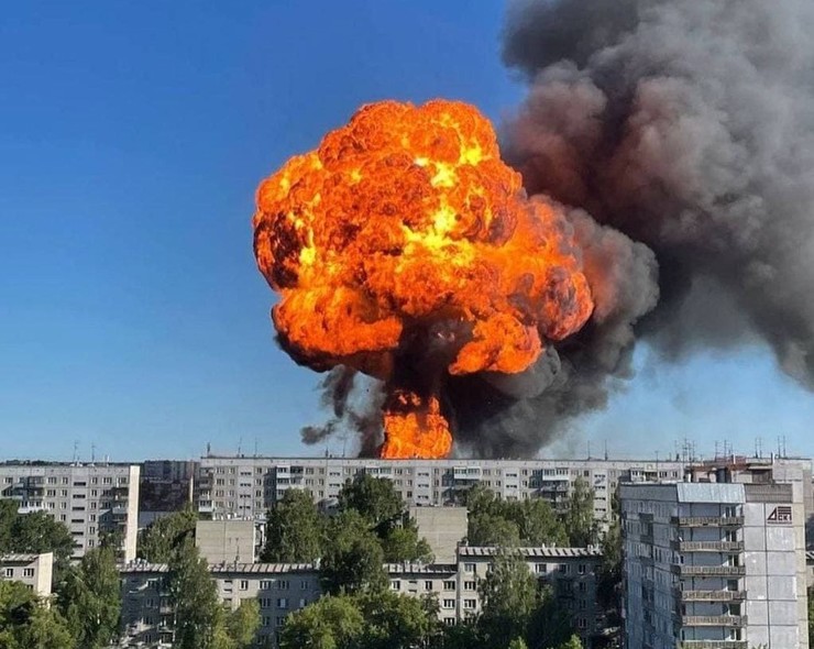 «Боже мой, люди обгоревшие бегут!»: подробности страшного взрыва на АЗС в Новосибирске