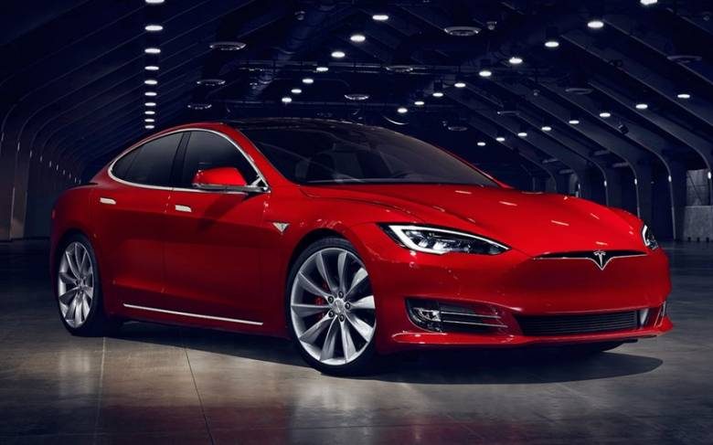 <br />
Чем новая Tesla Model S Plaid лучше оригинальной версии электрокара Илона Маска                