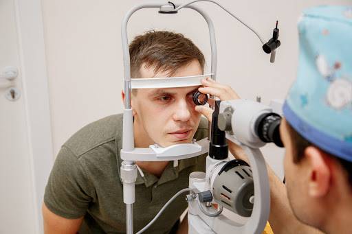 <br />
Делать ли лазерную коррекцию людям с плохим зрением: плюсы и минусы                
