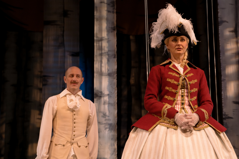 Гуляй, императрица: в Челябинском театре драмы поставили фривольный водевиль про любовь и Екатерину II