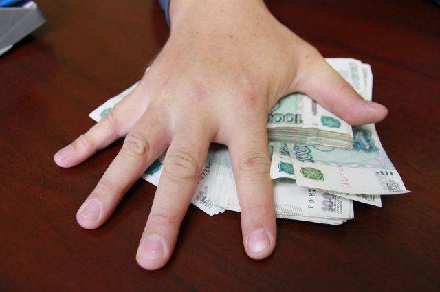 <br />
Как получить августовскую выплату на школьника в размере 10 тысяч рублей                