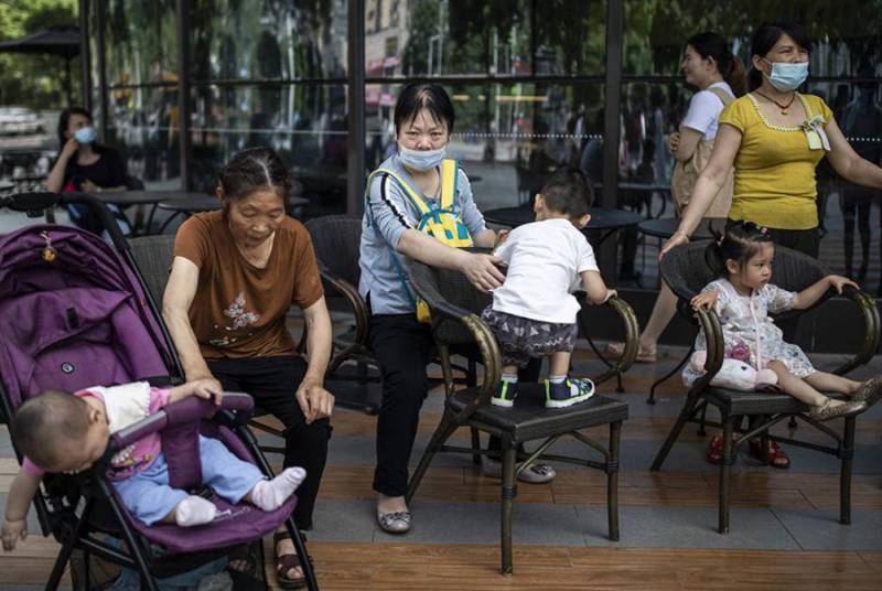 Китай взял курс на повышение рождаемости