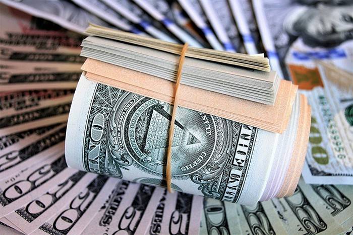 <br />
Куда прятать сбережения: что делать россиянам с долларами после решения ФНБ                