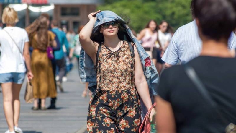 <br />
На россиян обрушилась аномальная жара: как спастись от «опасного» солнца в 2021 году                