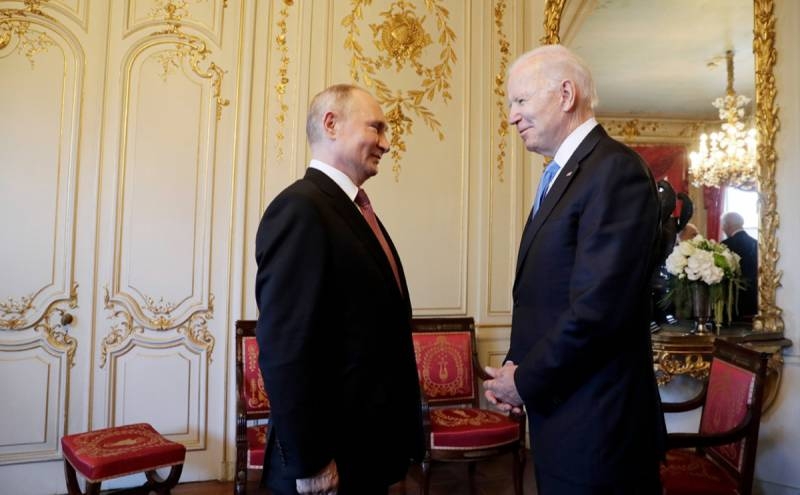 <br />
На женевской вилле Le Grange состоялась первая встреча Владимира Путина и Джо Байдена                