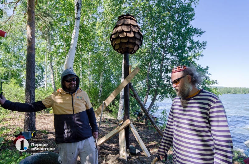 Огненные танцы и движения планет: в Челябинской области состоялся ленд-арт-фестиваль