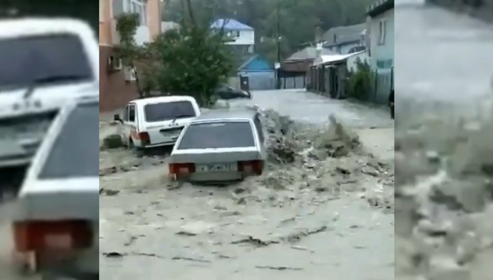 Около 900 человек эвакуировали на востоке Крыма из-за подтоплений