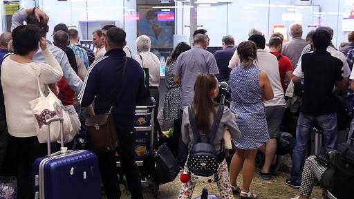 <br />
Почему в московских аэропортах отменяют рейсы в июне 2021 года                