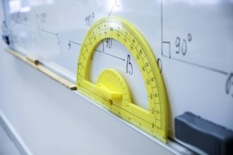 <br />
Причина известна: педагоги объяснились за массовый провал девятиклассников на ОГЭ по математике в 2021 году                