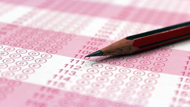 <br />
Резервные сроки сдачи ЕГЭ в 2021 году: когда школьники могут пересдать экзамены                