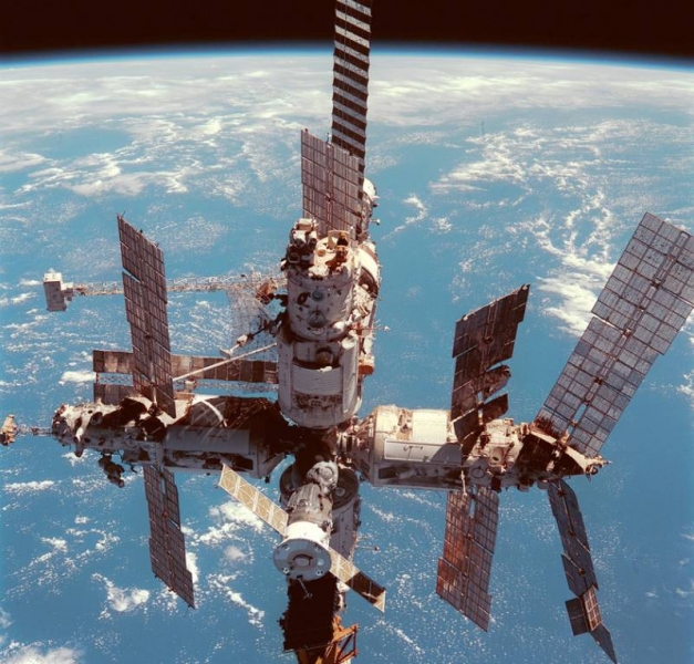 <br />
Россия планирует построить новую национальную космическую станцию с бесконечным сроком работы                