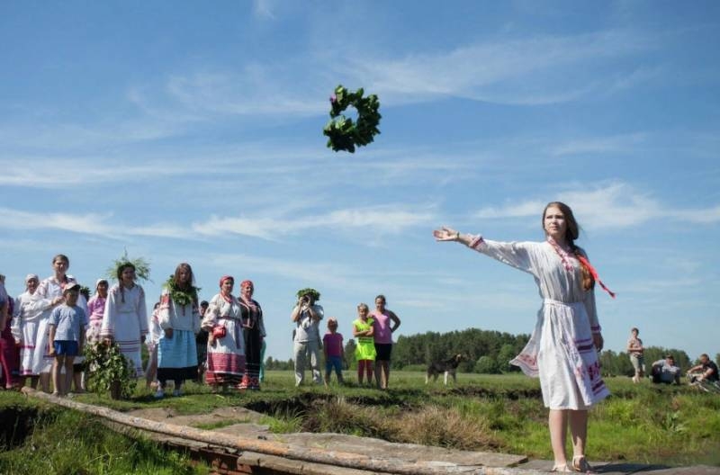<br />
Славянский праздник Семик 17 июня: традиции, обычаи и гадания «зеленой недели»                