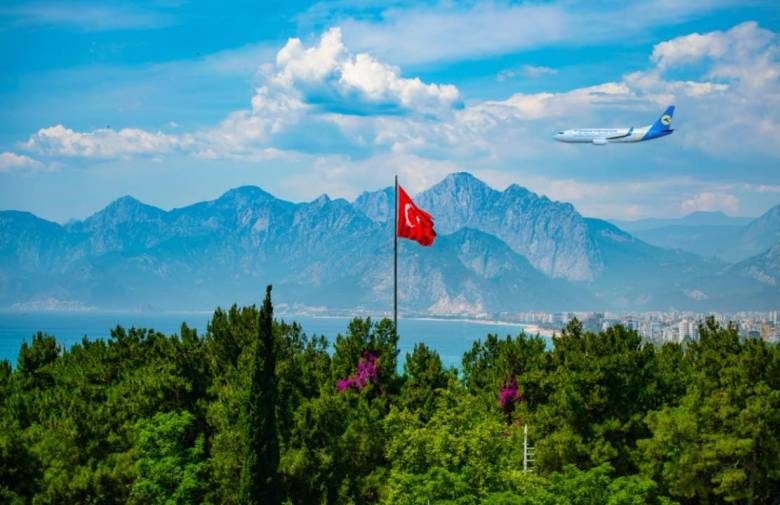 <br />
Турция открыта для туристов: что надо знать россиянам о новых правилах въезда                
