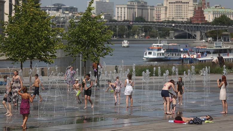 <br />
В Москве зафиксирован опасный уровень ультрафиолетового излучения                