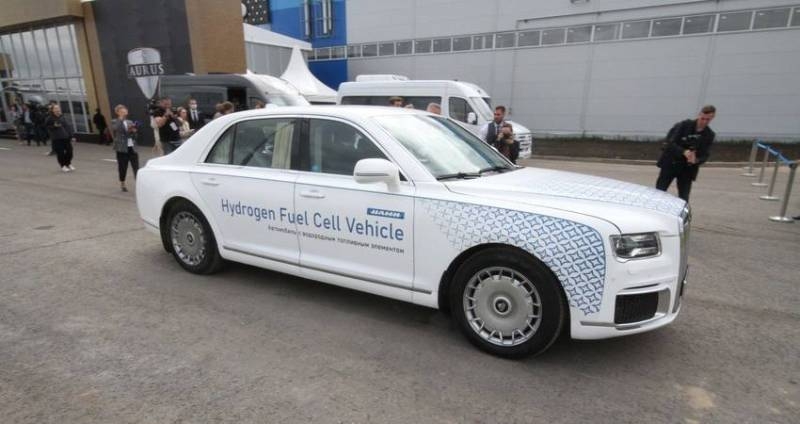 <br />
В России представлен первый отечественный водородный автомобиль                
