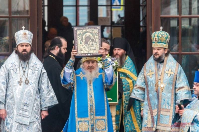 <br />
21 июля православная церковь празднует День Казанской иконы Божьей Матери                