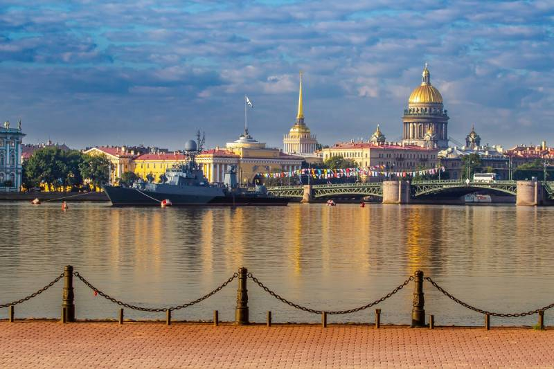 <br />
День ВМФ в Санкт-Петербурге в 2021 году: когда и где пройдет парад                
