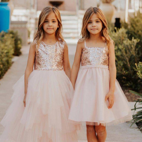 <br />
Магия числа 7: путь к успеху самых красивых близняшек из Лос-Анджелеса                