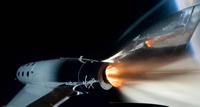 <br />
Миллиардер Брэнсон отправился в космос, видео полета ракеты                
