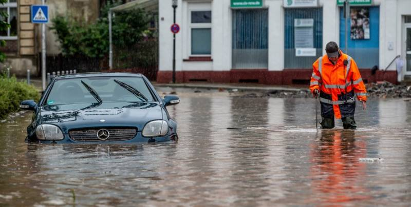 <br />
Мощный потоп уничтожил небольшие населенные пункты Германии 16 июля 2021 года                