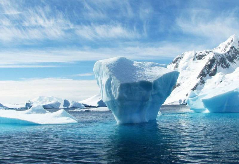 <br />
НАСА обнаружило загадочную систему под Антарктидой, «связанную со всей Землей»                