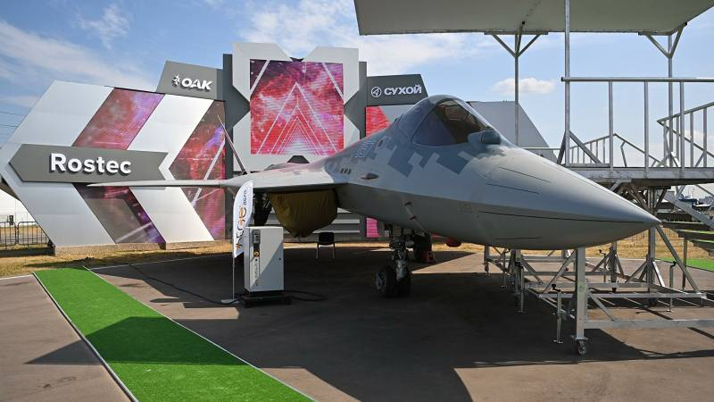<br />
Новый российский истребитель представили на выставке МАКС-2021                