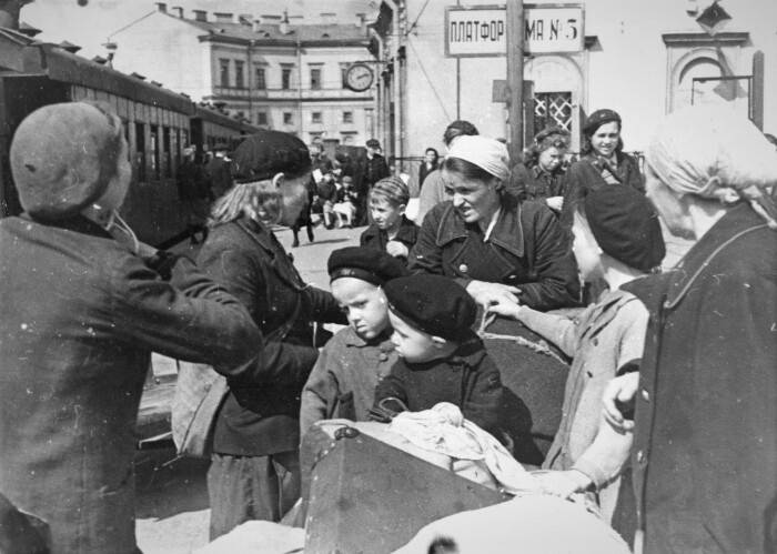<br />
Почему после Победы жители Ленинграда не смогли вернуться в свои дома                