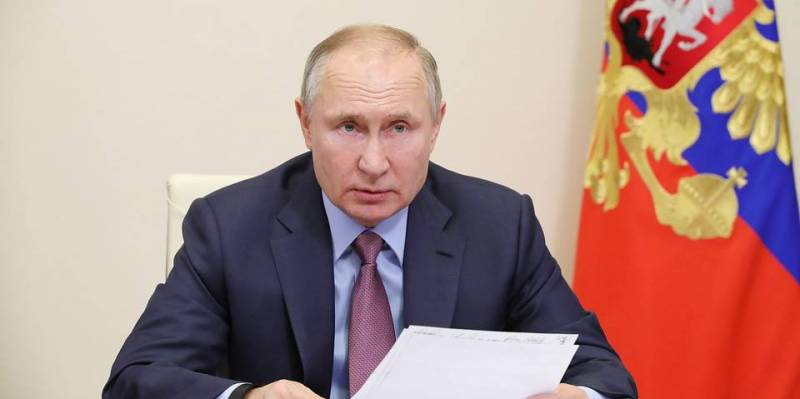 <br />
Путин рассказал в своей статье о стене между Россией и Украиной                
