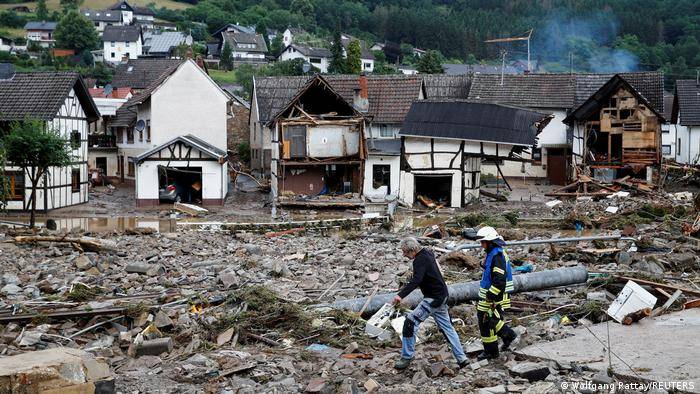 <br />
В Германии продолжает расти число погибших и пропавших без вести из-за потопа                