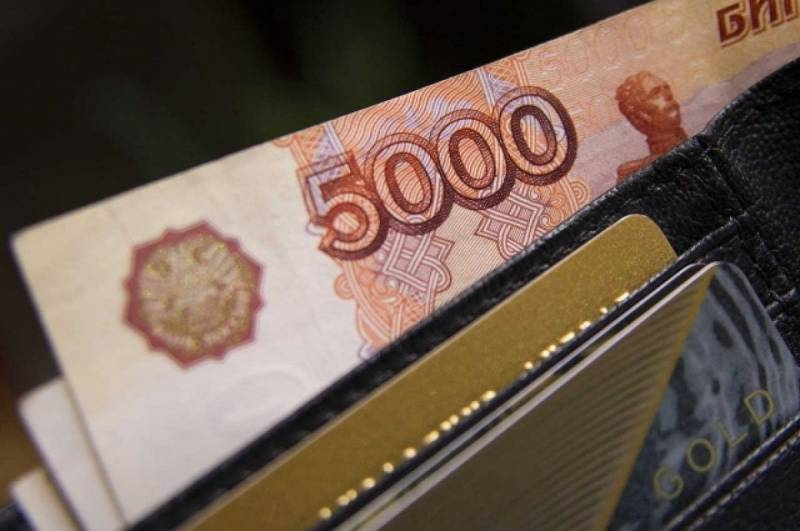 <br />
Выплаты премий учителям в Калининградской области, каждый получит по 10 тысяч рублей                